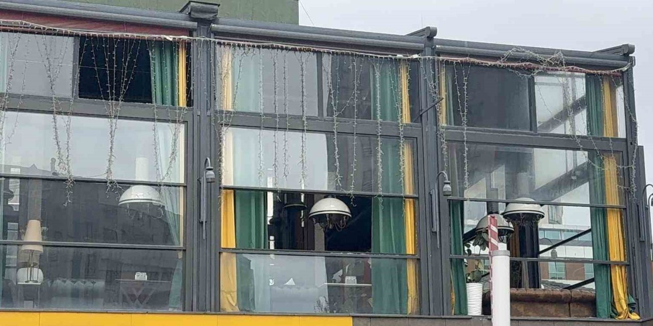 Bekçiler El Bombalı Saldırganı Suçüstü Yakaladı