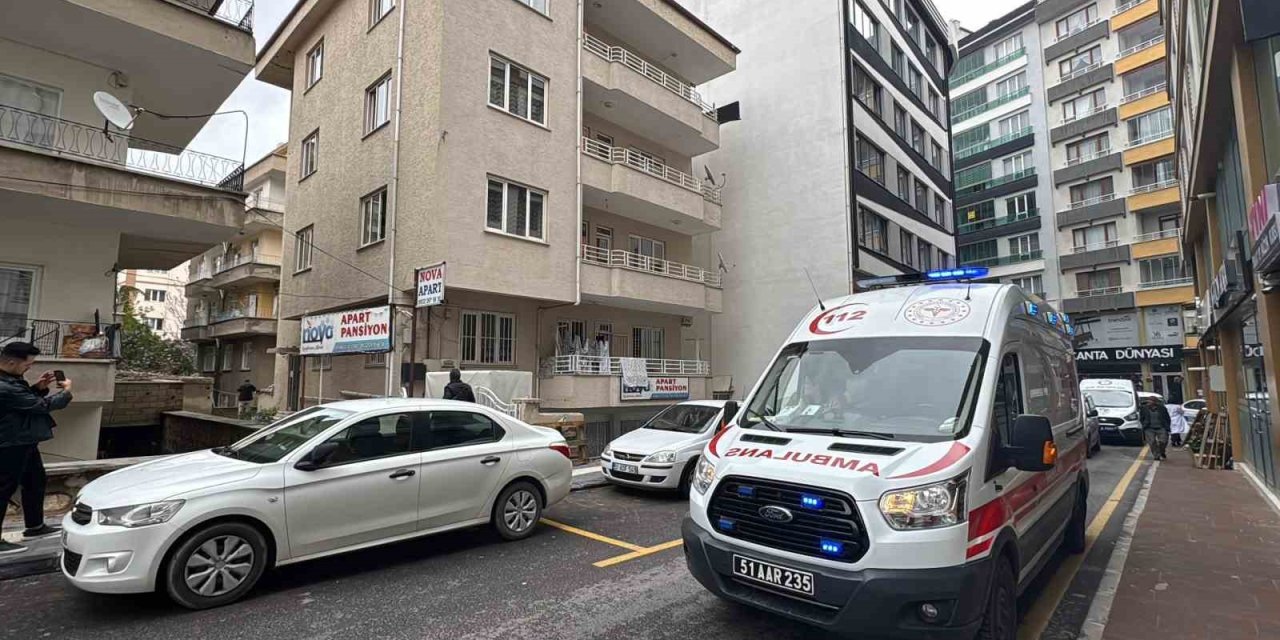 26 yaşındaki genç apart dairede ölü bulundu