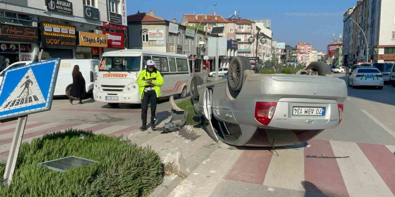 Genç hemşire kaza yaptı, çalıştığı hastaneye yaralı olarak gitti