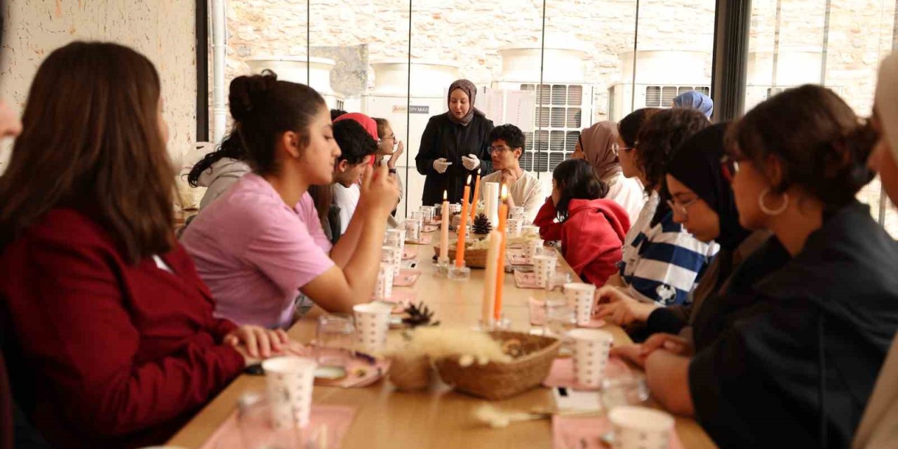 Geleneksel Buluşma 4 Şehirde: Konya’da Tiyatro ve Akademi Rüzgarı
