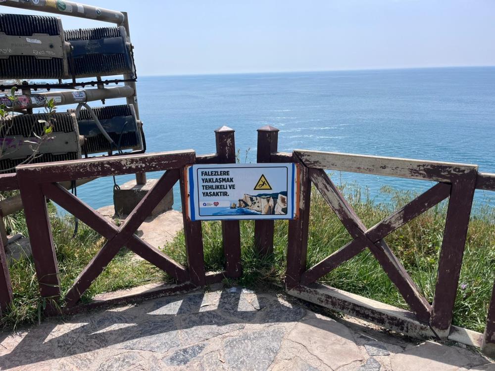 Antalya'nın turistik falezleri yine can aldı!