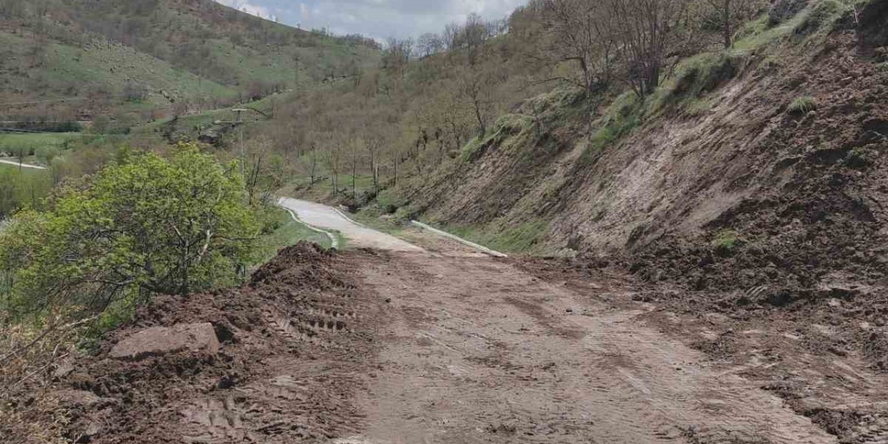 Heyelandan dolayı kapanan Yedikapı Tabiat Parkı yolu ulaşıma açıldı