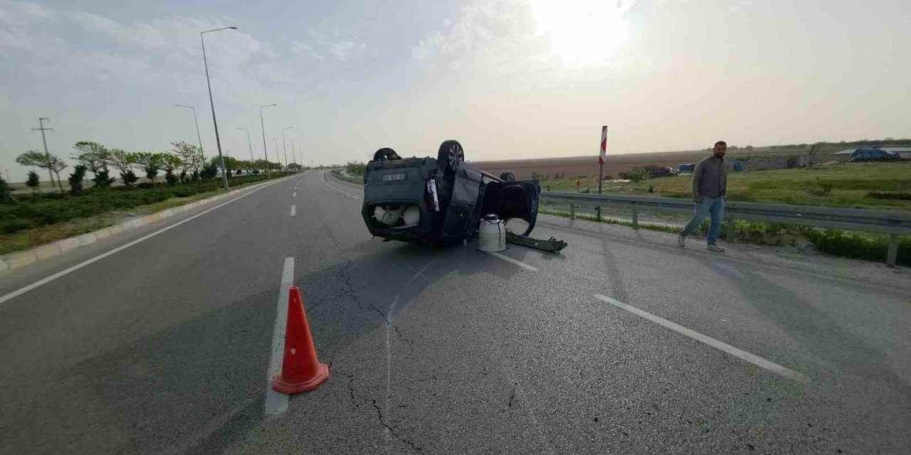 Konya Yolunda Kaza! Takla Atan Araçtan Sağ Çıktılar