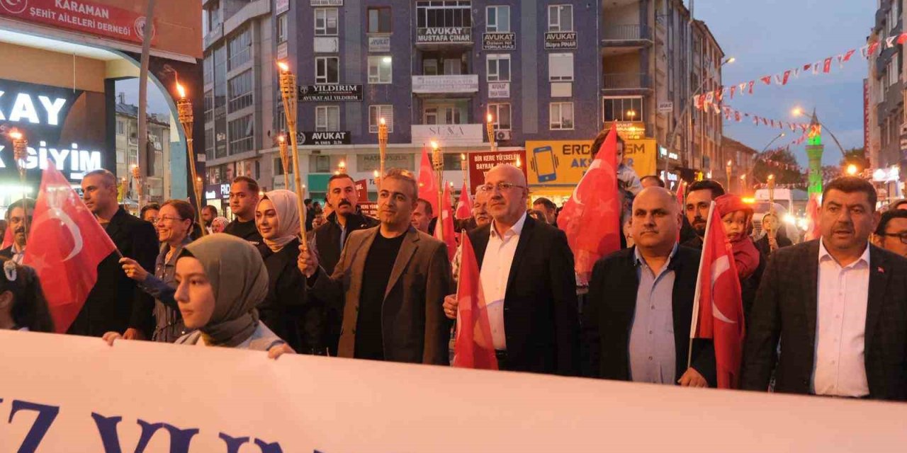 Karaman’da Türk Dil Bayramı etkinlikleri kapsamında fener alayı düzenlendi