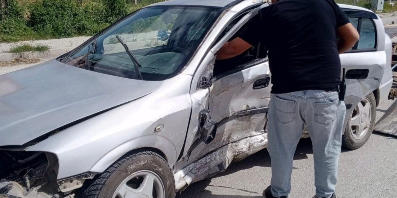 Ereğli'de Kaza: Alt Geçitte Otomobiller Çarpıştı, 5 Yaralı
