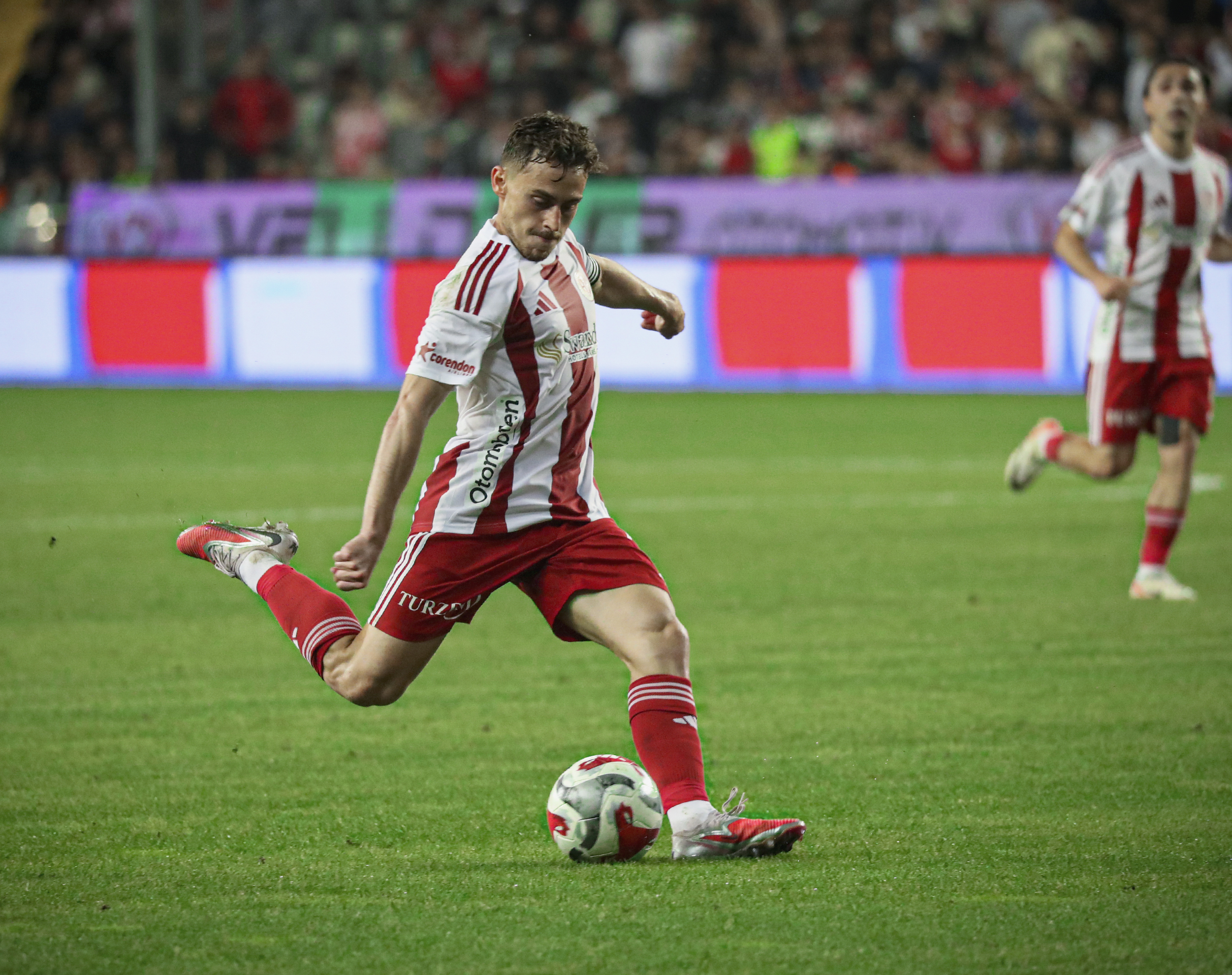 Galibiyet Yetmedi: Antalyaspor Süper Lig'e Veda Etti!