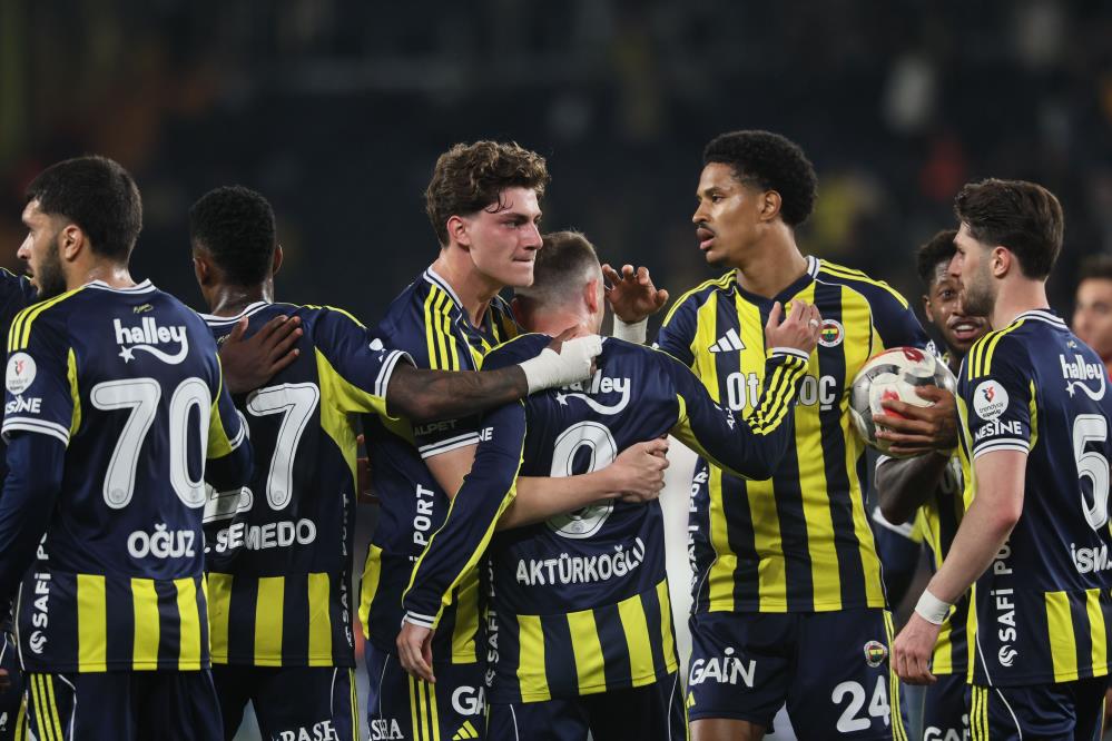 Taraftarını hayal kırıklığına uğratan Fenerbahçe yine iddialı konuştu