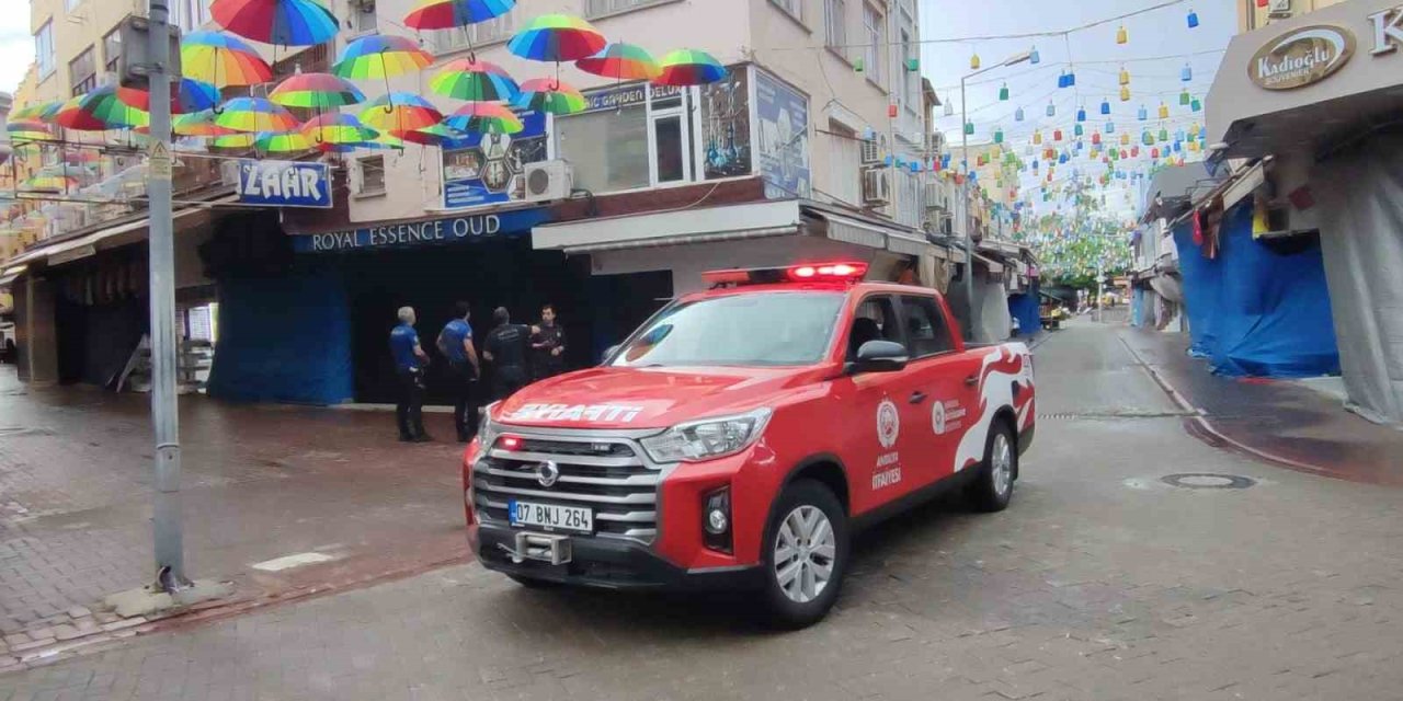İş yerinden çıkan dumanlar itfaiyeyi alarma geçirdi