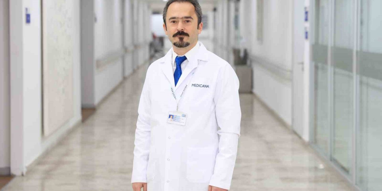 Dizinizden Gelen O Sese Kulak Verin