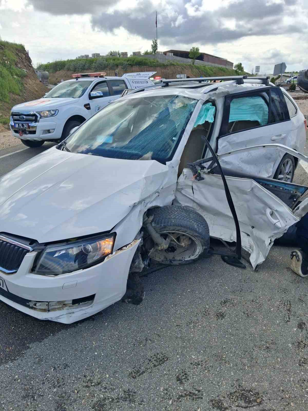 Aksaray'da Feci Kavşak Kazası: 1 Ölü, 2 Yaralı!