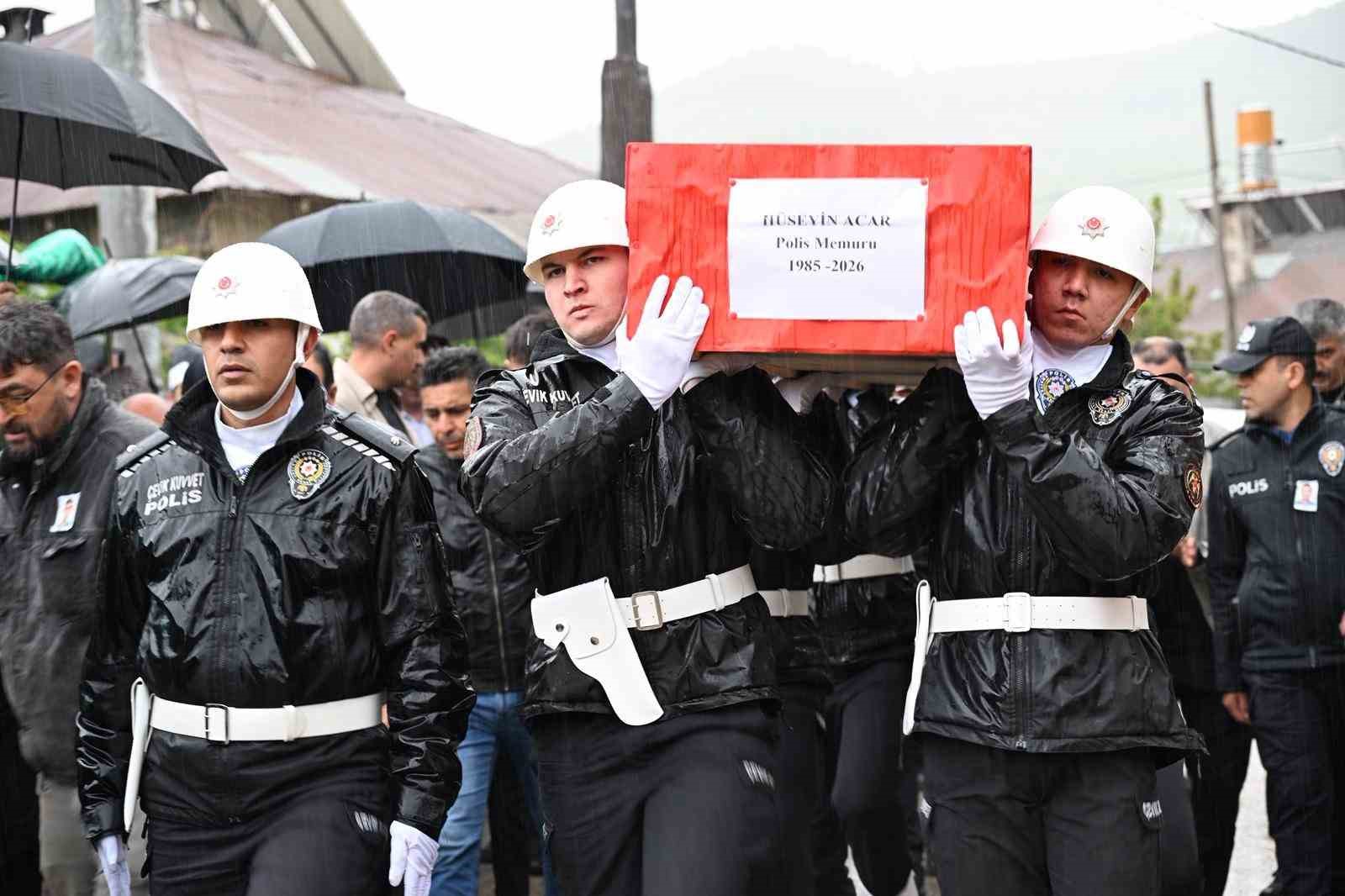 Konya'da gözyaşları yağmurla birlikte Hüseyin Acar için aktı