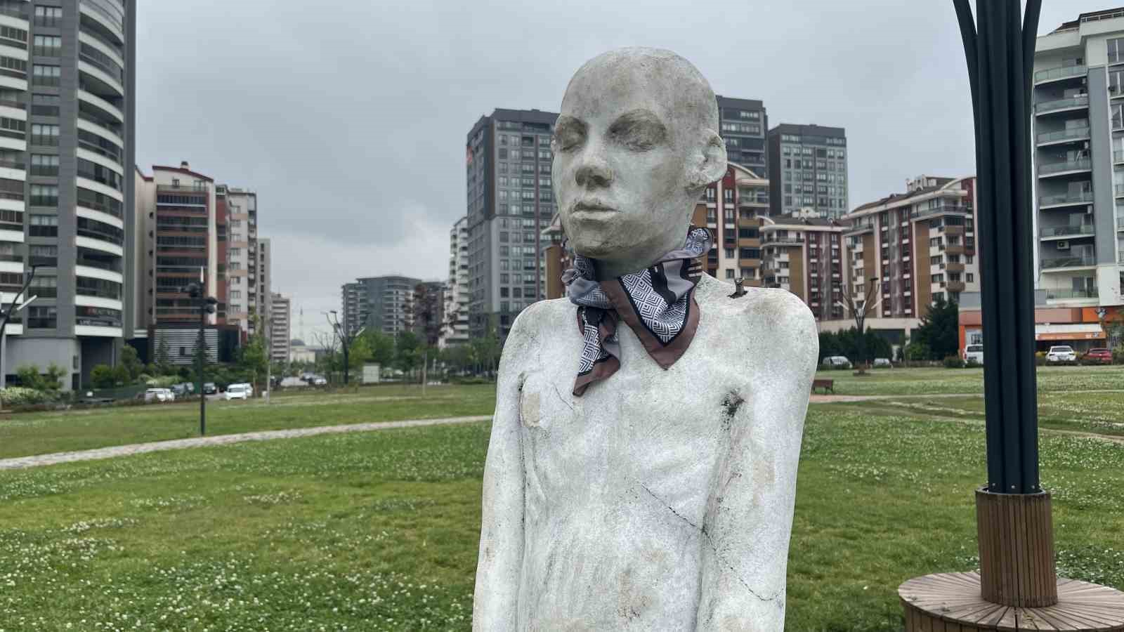 Anket tamam heykel kaldırılıyor