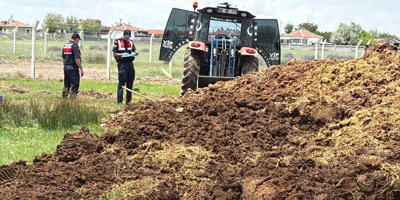 18 yaşındaki genç, tonlarca gübrenin altında kaldı
