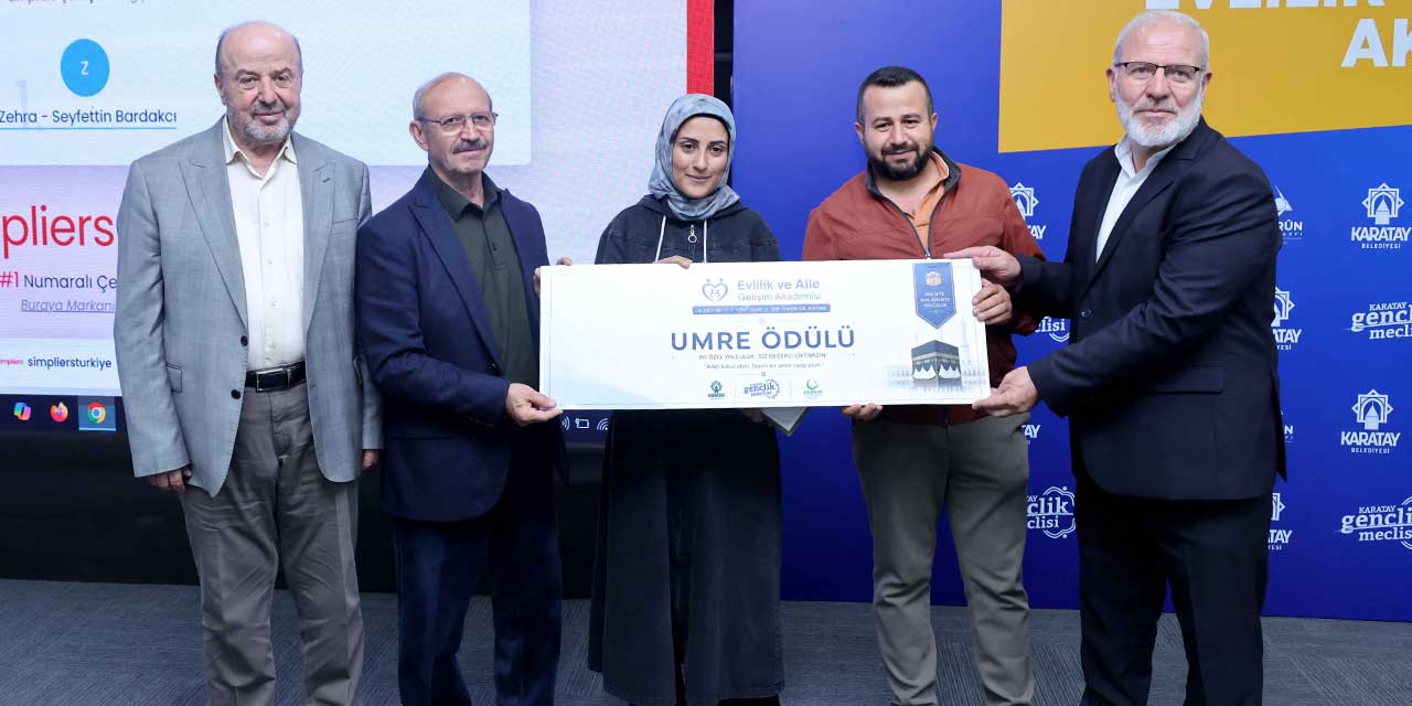 Karatay'da Aile Akademisi Bitti: Genç Çifte Büyük Umre Ödülü