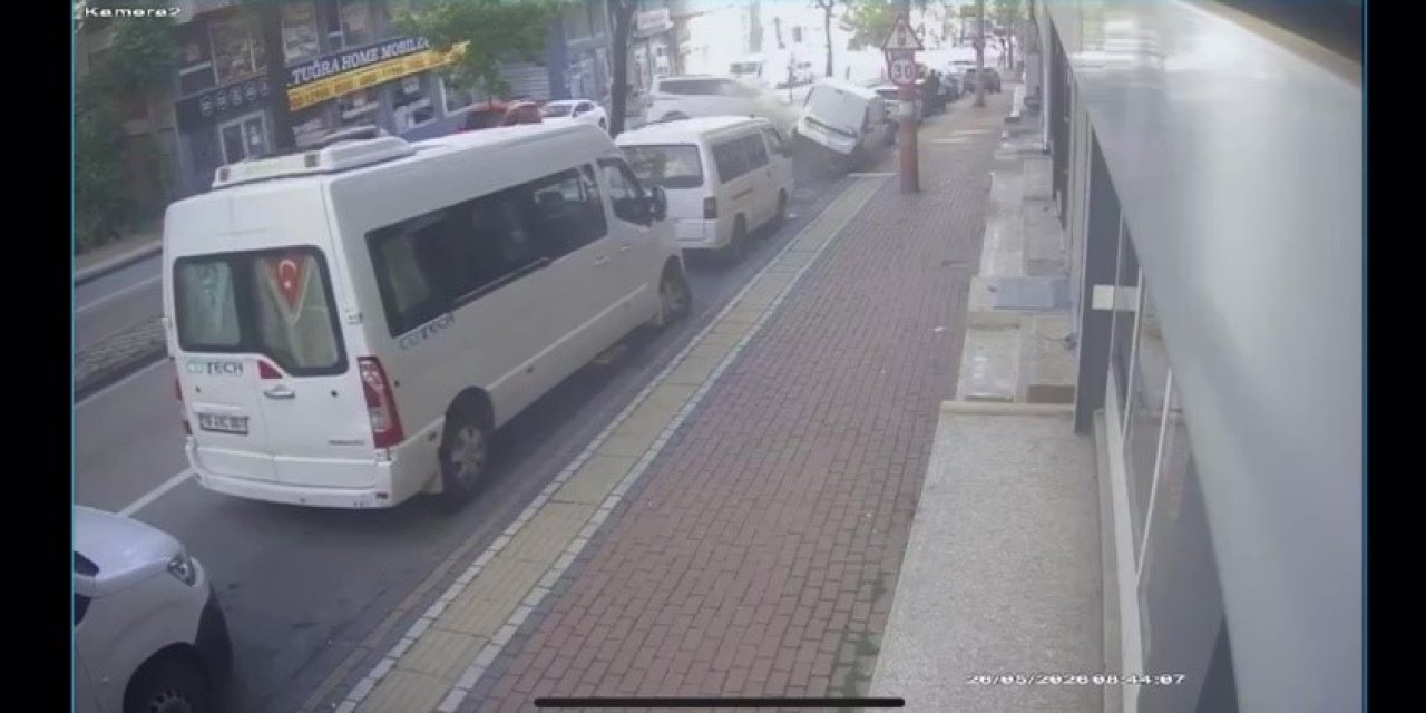 6 araca çarptı takla atarak durabildi
