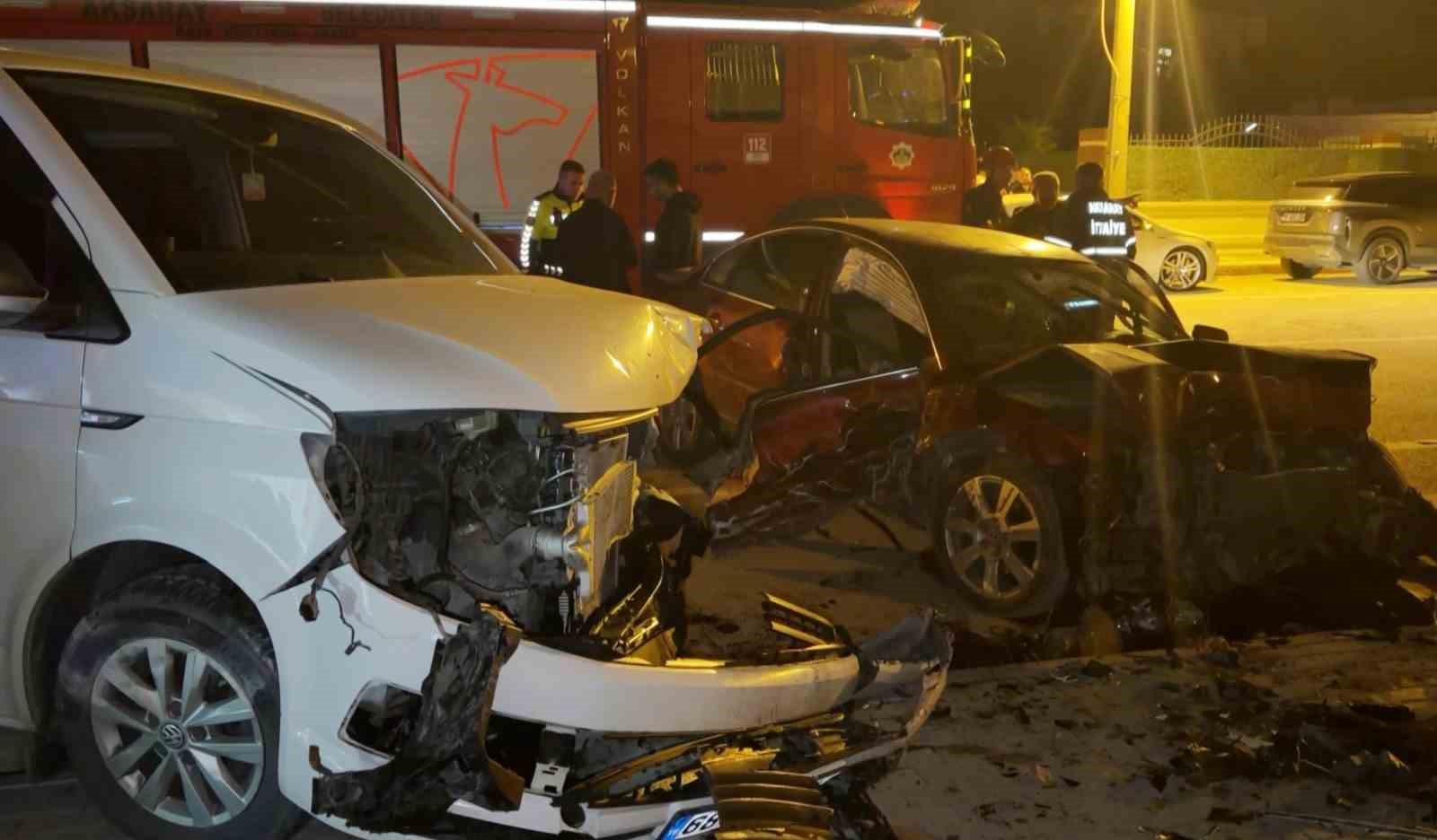 Aksaray'da Alkollü Sürücü Dehşet Saçtı: 4 Araca Çarptı!