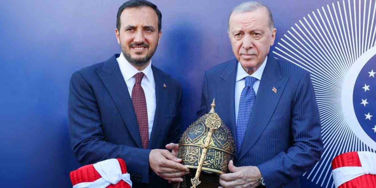 Cumhurbaşkanı Erdoğan’a Fatih'in miğferi