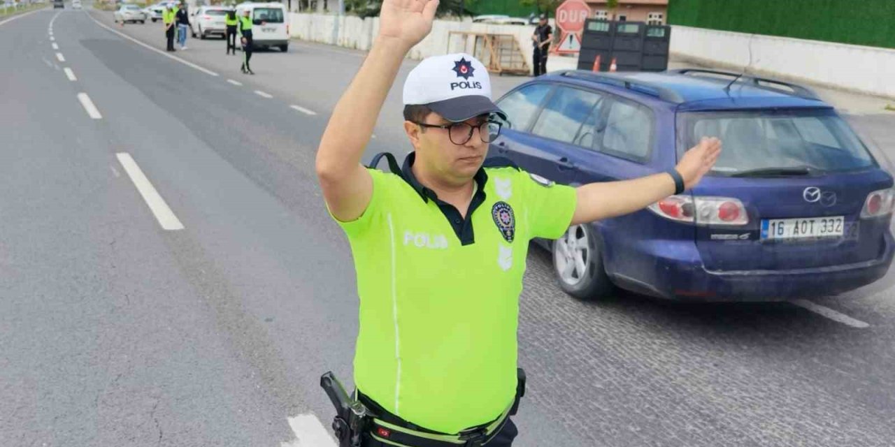 Aksaray’da bayram tatilinin son günü yoğun denetimle geçti