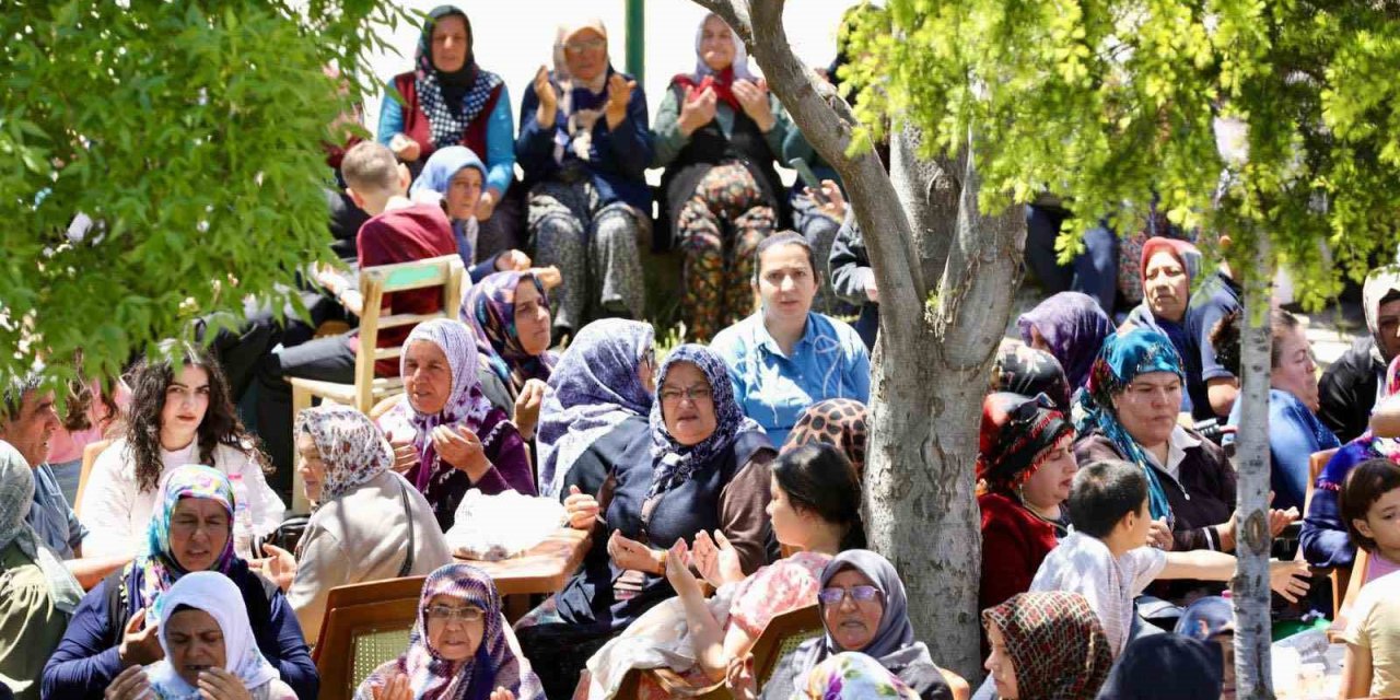 Güllüce Köyü’nde gelenek bozulmadı