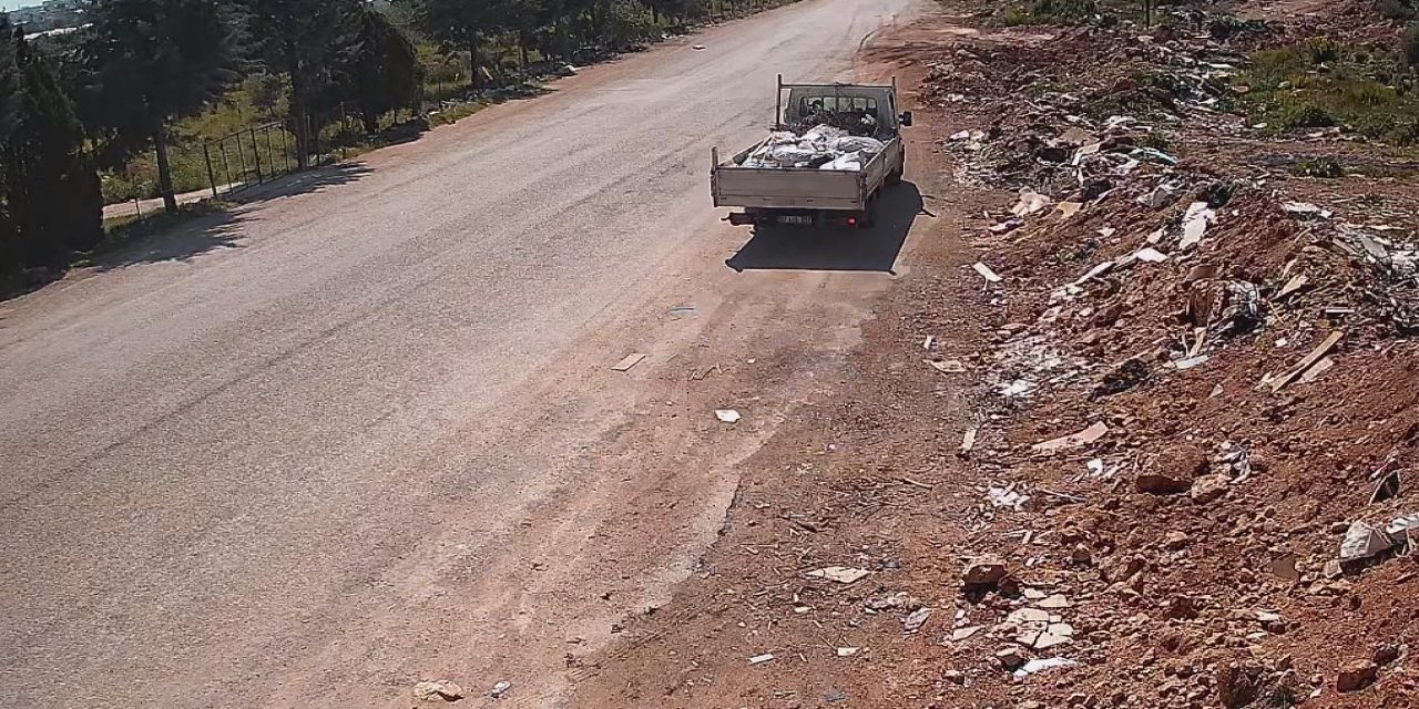 Kaçak Moloz Döken Yandı: Fotokapanlar Affetmiyor!