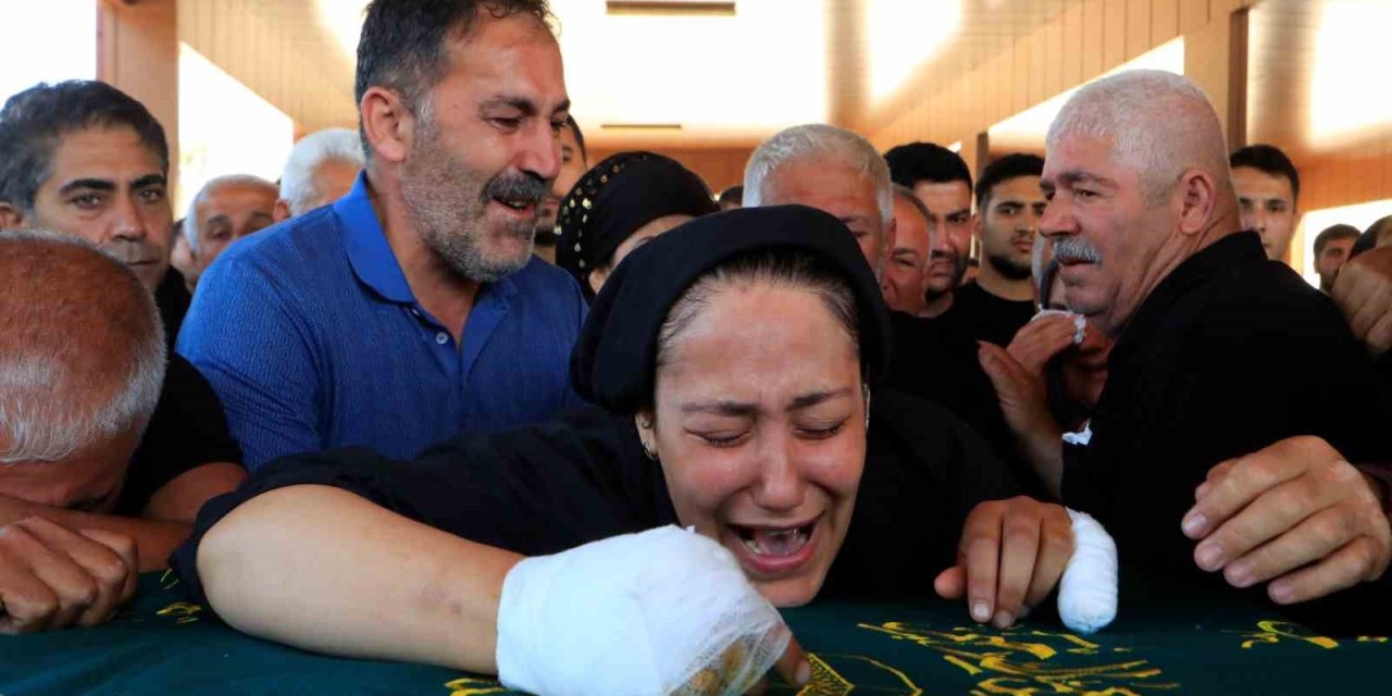 Bir mezarda iki acı: Baba ve 9 aylık oğlu aynı mezarda yan yana toprağa verildi
