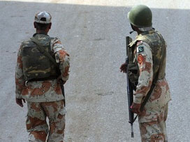 Pakistan'daki çatışmalarda 15 kişi öldü