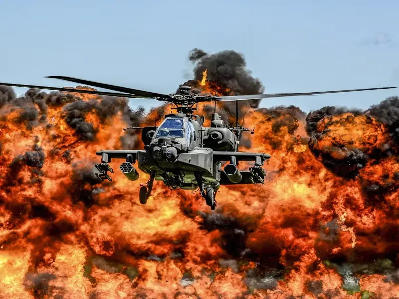 Hürmüz Boğazı'nda Kritik Kaza: ABD Apache Helikopt