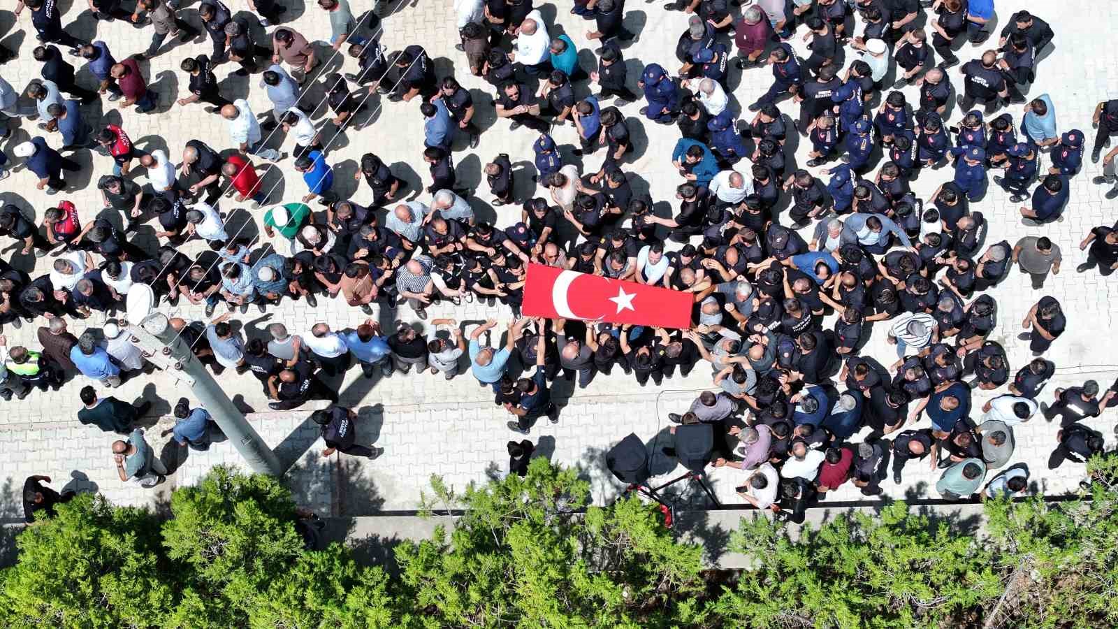 Konya Şehidine Veda Etti! Kahramanca Alevlerle Savaştı
