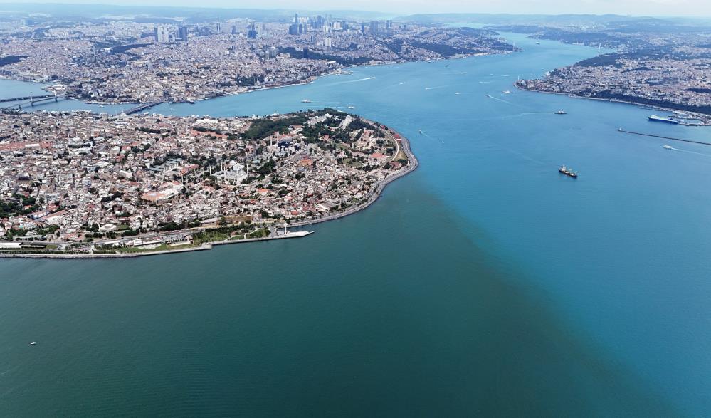 İstanbul Boğazı’nda Turkuaz Renk Şöleni: Nedeni Be