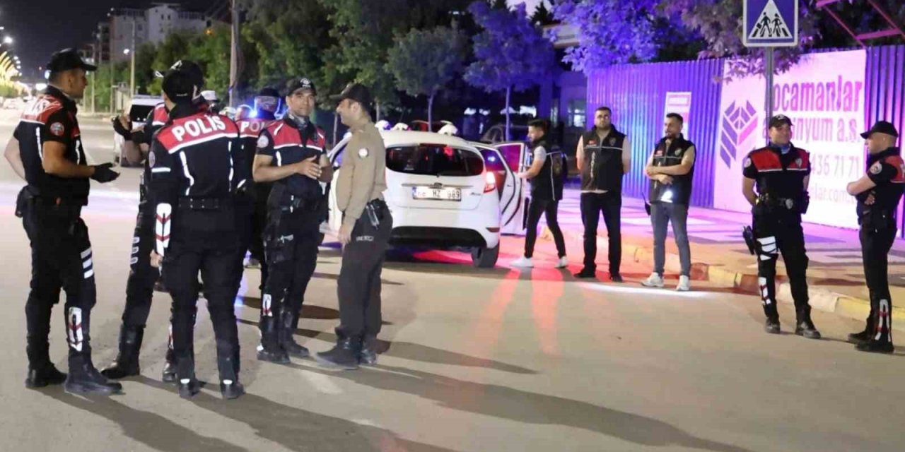 Gece Yarısı Şok Huzur Uygulaması: 4 Gözaltı