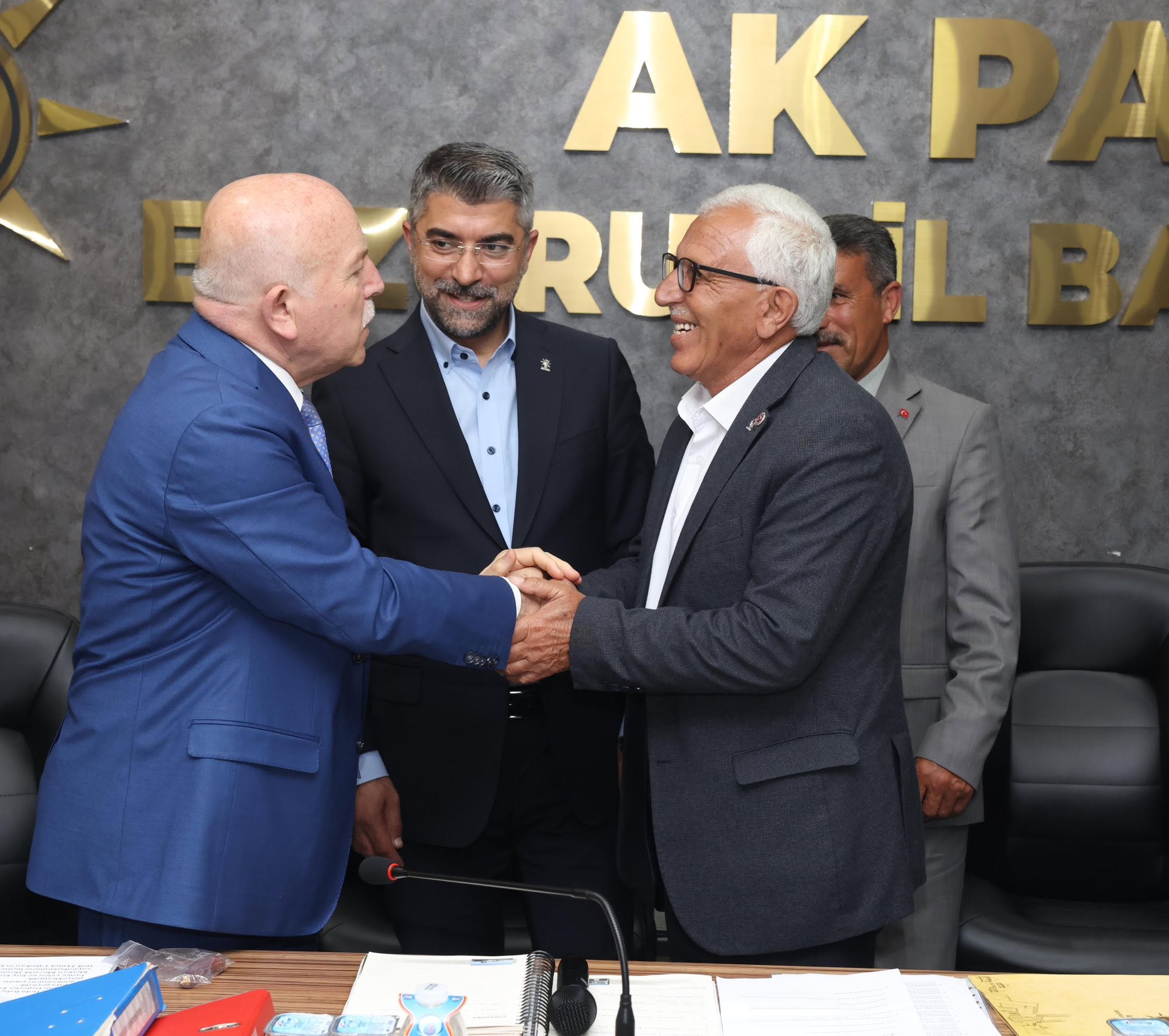 Erzurum Karaçoban’da Siyasi Deprem: CHP’li Meclis Üyesi AK Parti’ye Geçti