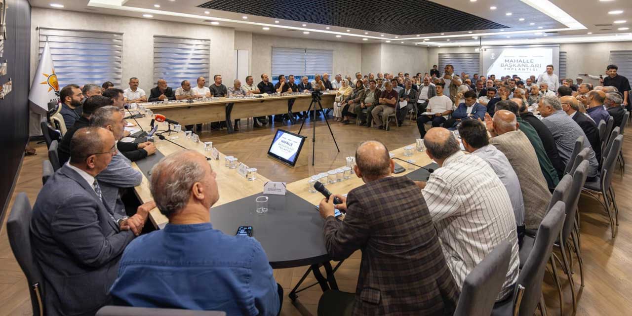 AK Parti Konya’da Birlik Vurgusu: Mahalle Başkanları Sertifikalarını Aldı