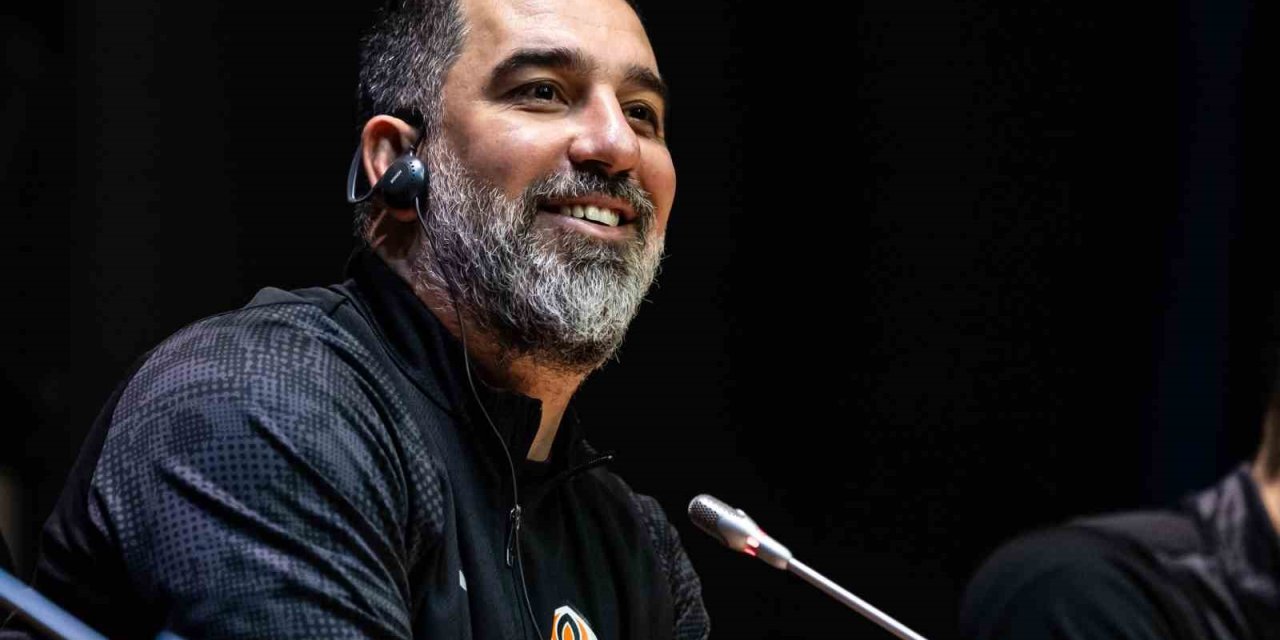 Arda Turan, yılın teknik direktörü oldu