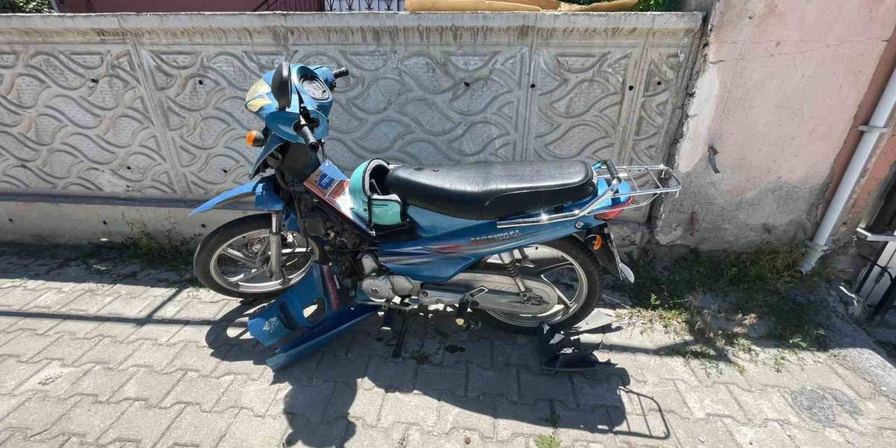 Karaman’da Kavşak Kazası: Motosiklet Sürücüsü Yaralandı