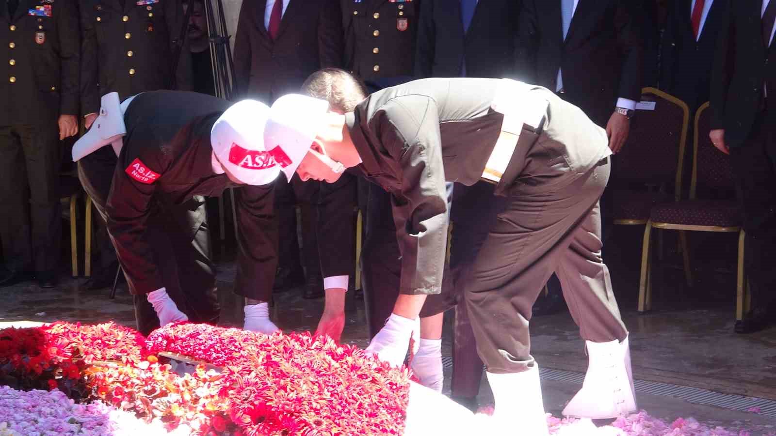 Demirel 11. Yılında Anıldı: Isparta Halkının Katılımı Az Kaldı