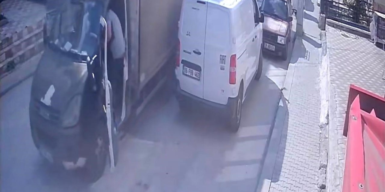 Kamyonetin Direksiyonuna Atlayıp Faciayı Önledi