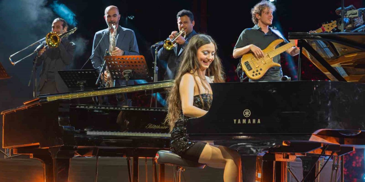 Genç Müzisyen Su Yavuz, Türkiye’deki ilk konserini verdi