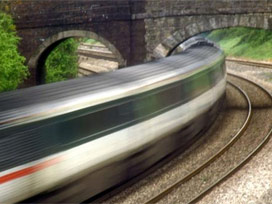 Urumçi'de tren otobüse çarptı: 3 ölü, 80 yaralı