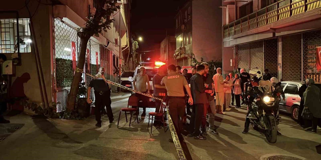 Kahve masasında başlayan tartışma kanlı bitti: 2 yaralı