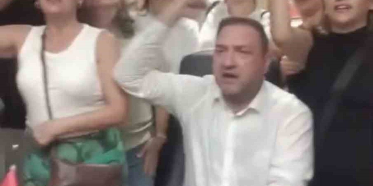 İzmir CHP’de Gece Yarısı Operasyonu: İl Başkanlığında Arbede!