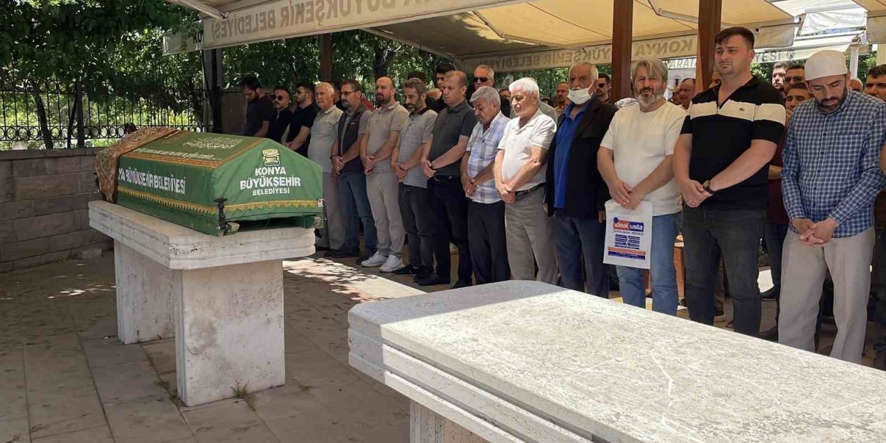 Isparta’daki kazada hayatını kaybedenlerden 2 isim Konya'da toprağa verildi
