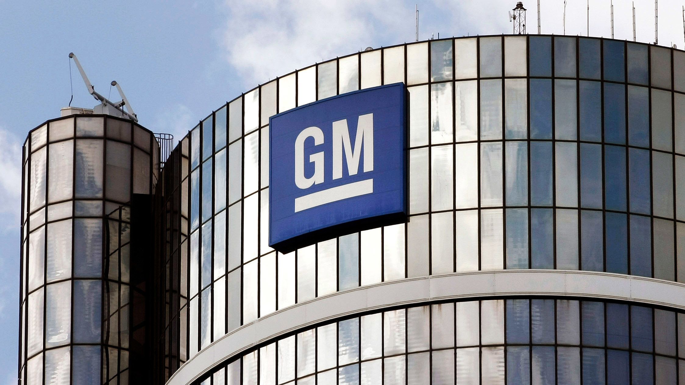 GM Fabrikasında Robotlu Dönüşüm: 1000 İşçi Çıkarıldı, 50 Robot Geldi