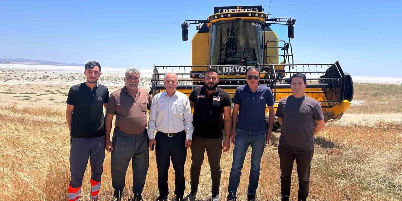 Konya'da Hasat Zamanı: Çiftçinin Yüzü Güldü