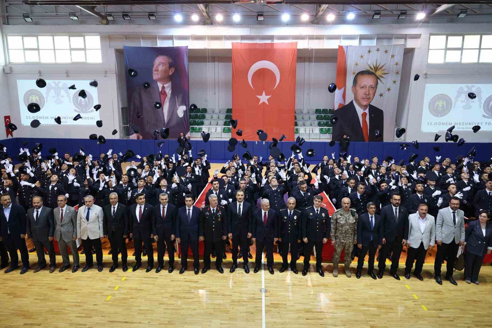 Ereğli Polis Meslek Yüksek Okulu'nda mezuniyet coşkusu
