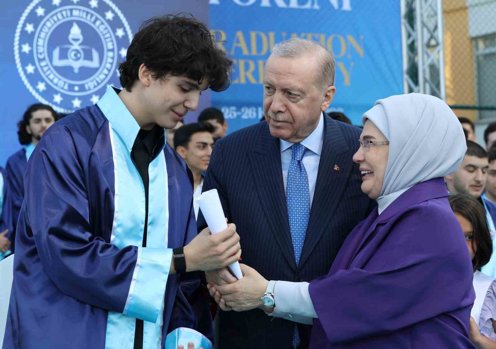 Cumhurbaşkanı Erdoğan'ın mezuniyet gururu