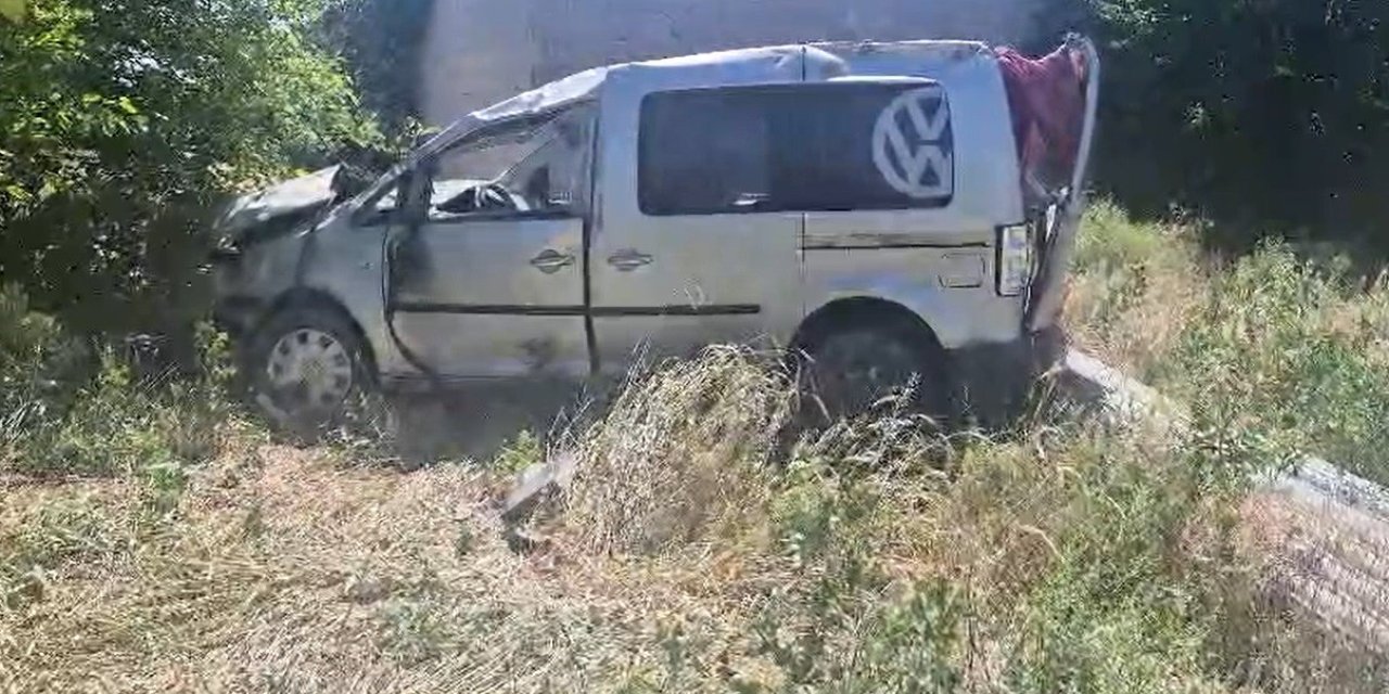 Kontrolden Çıkan Hafif Ticari Araç Bahçeye Girdi: Sürücü hayatını Kaybetti