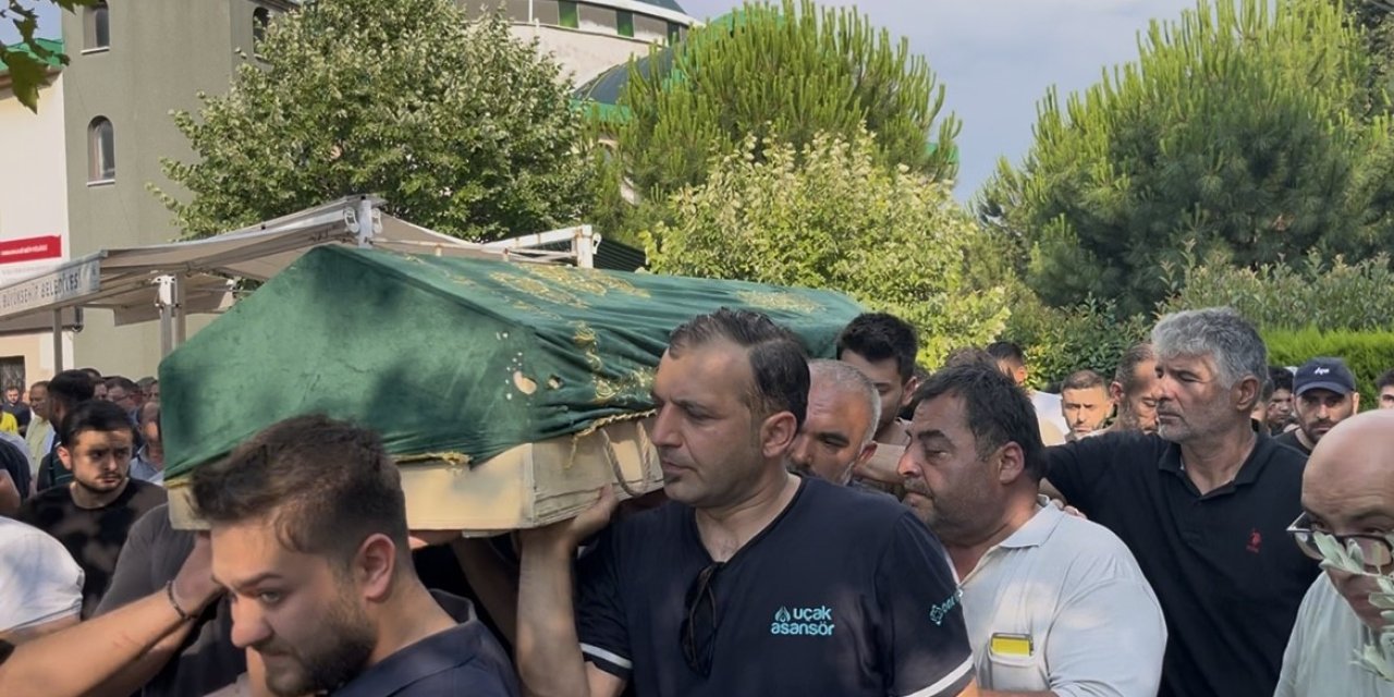 Kazazedelere yardım etmek isterken akıma kapılarak ölen genç toprağa verildi