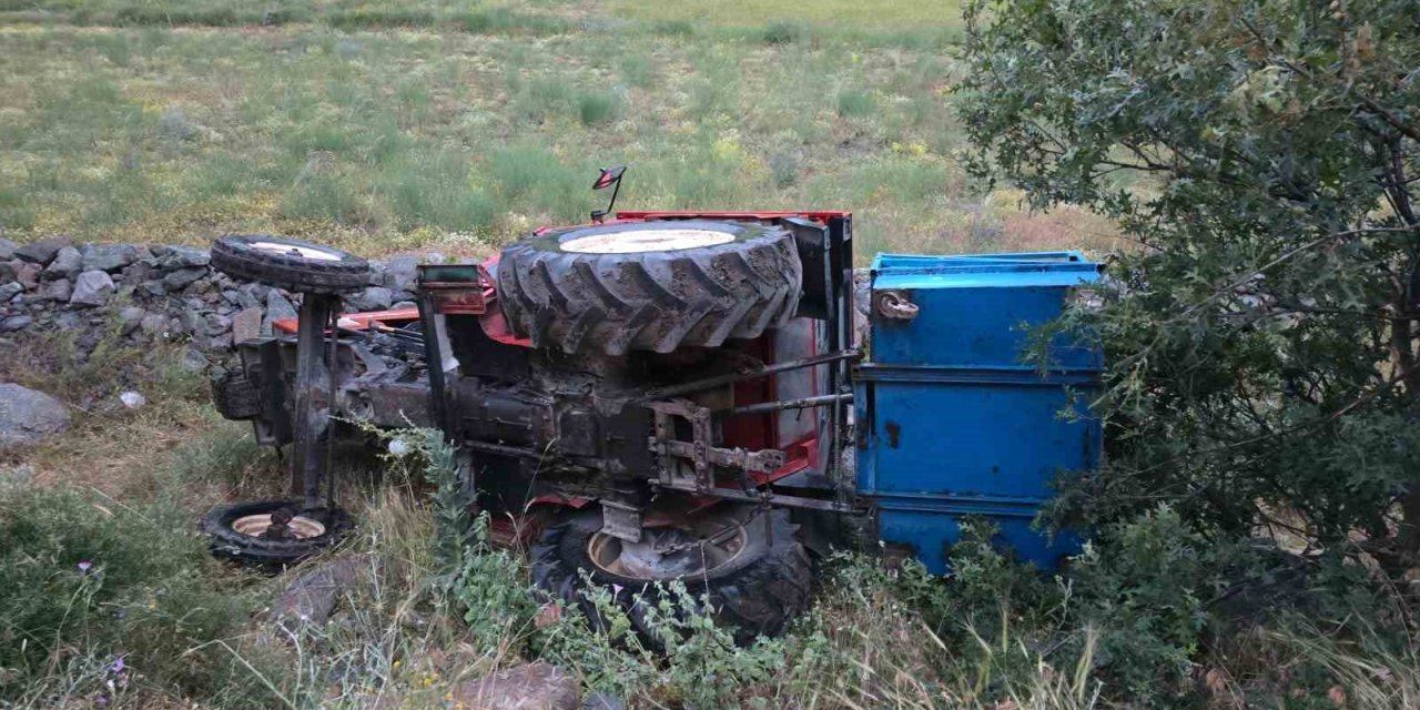 Kontrolden çıkan traktör devrildi: 1 yaralı