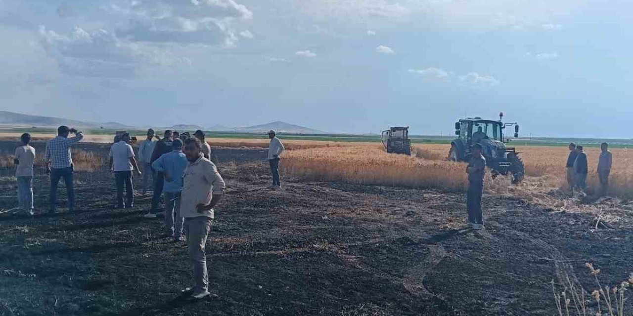 Konya'da Buğday Tarlasında Korkutan Yangın: 20 Dekar Kül Oldu