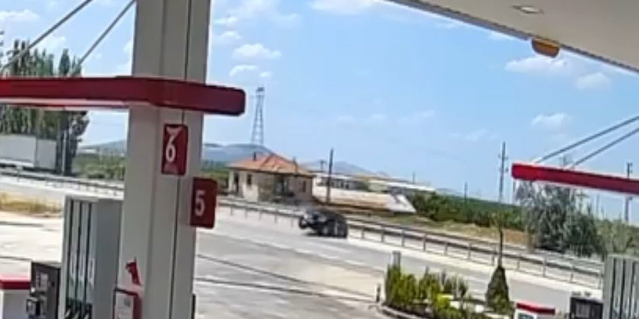 Karaman'daki kaza anı istasyon kamerasında